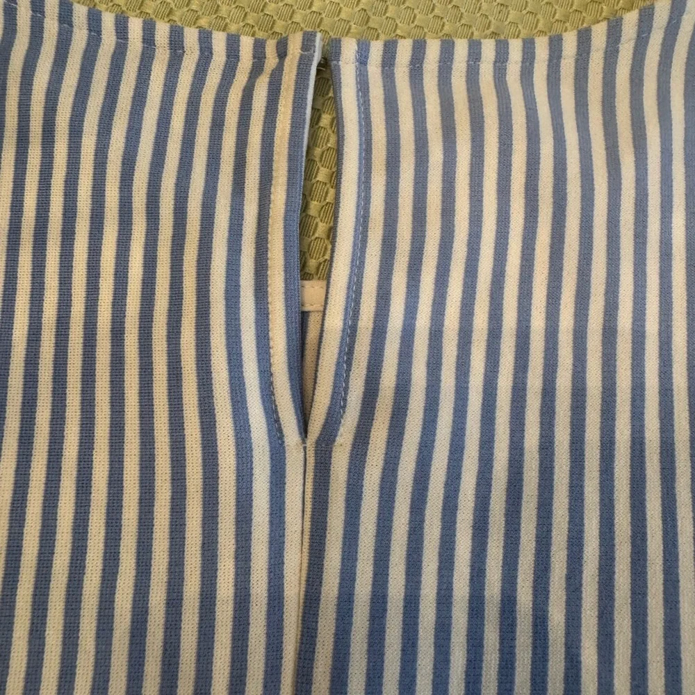 Ann Taylor XL blue/white striped lightweight jersey sleeveless peplum top. EUC - Picture 6 of 10